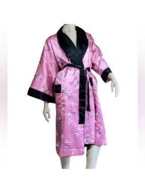 Kimono reversible with dragon embroidered color pink and black